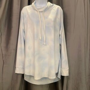 Ladies loose tunic style sweatshirt. Size medium. White & light blue design.